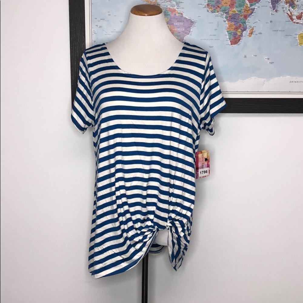 Nerine Tee